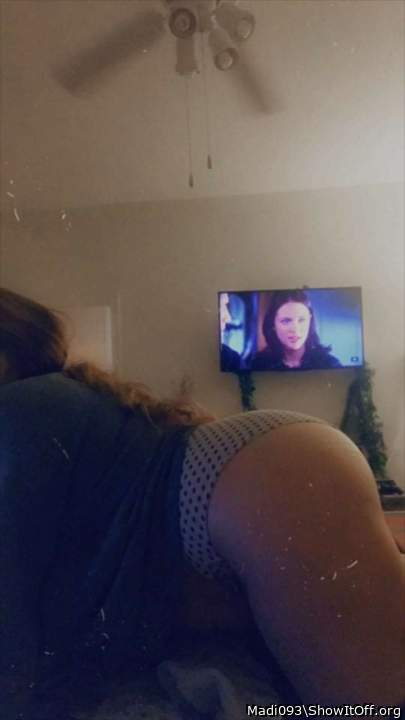 I would love to hold onto that beautiful round, firm ass.  S