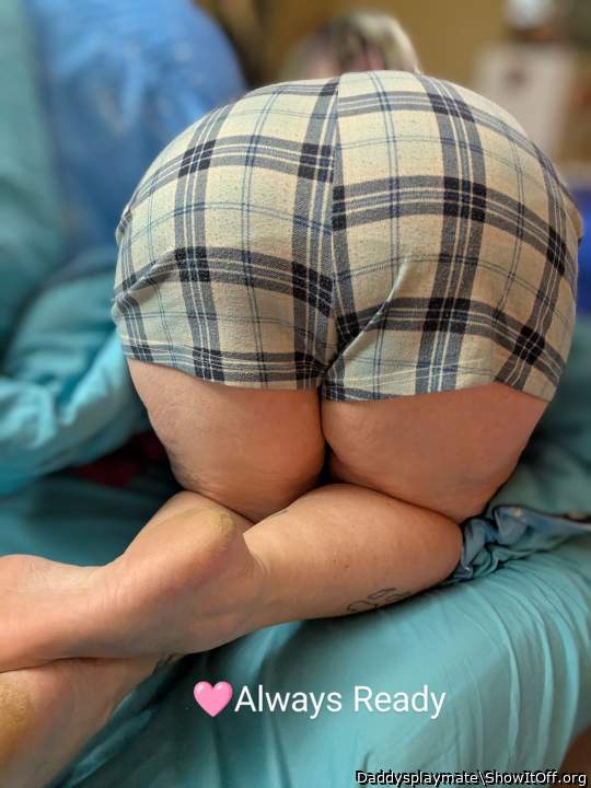 id pull out your pussy and cum over your feet