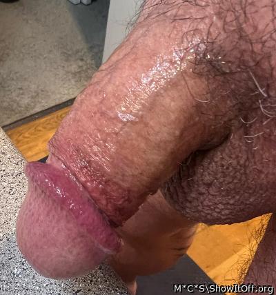 Delicious wet dick....love to have a taste!!  
