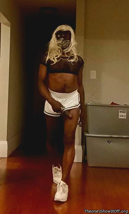 Let a cute CD Big Dick Girl as myself come walk into ur world