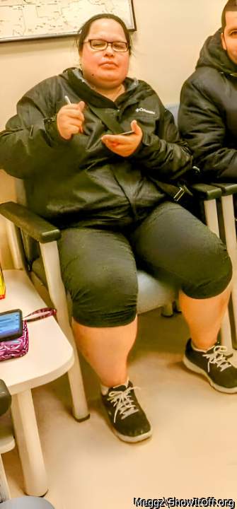 my thick thighs and cum fuck me eyes! do u like my thighs?