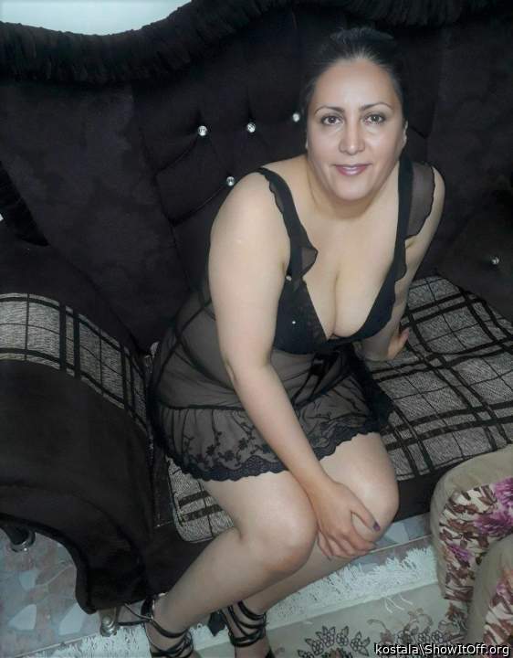 Very beautiful Woman, I like the black Dress and your cute s