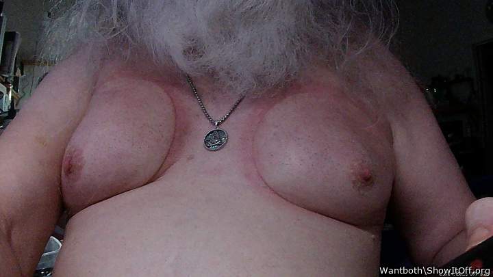 Can 👌🏻 I suck and lick and lay with them all
