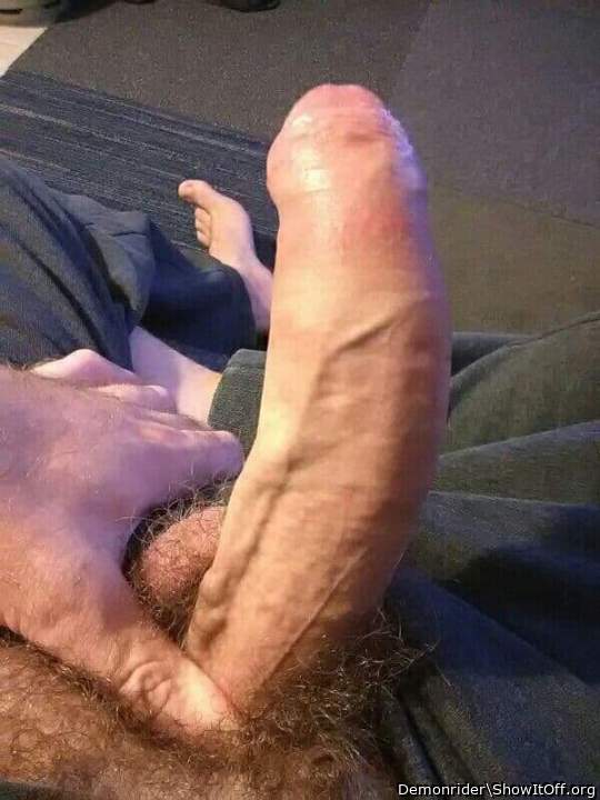 one awesome cock, love the vein!