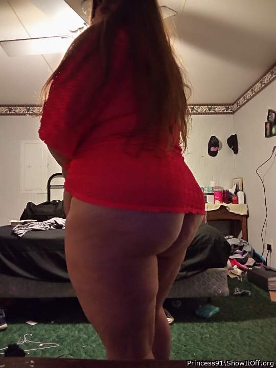 Great thick body and round ass would love to lick it