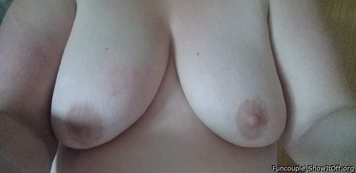 I would love to cum all over those fantastic tits 
 