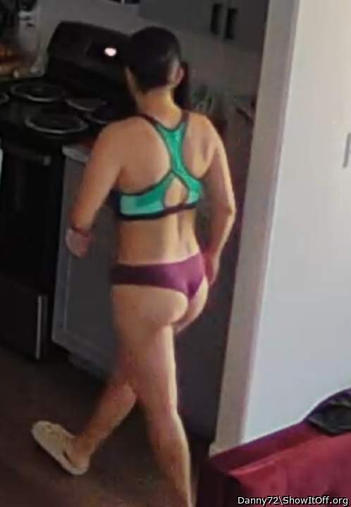Caught her answering the door in thong & sports bra security cam