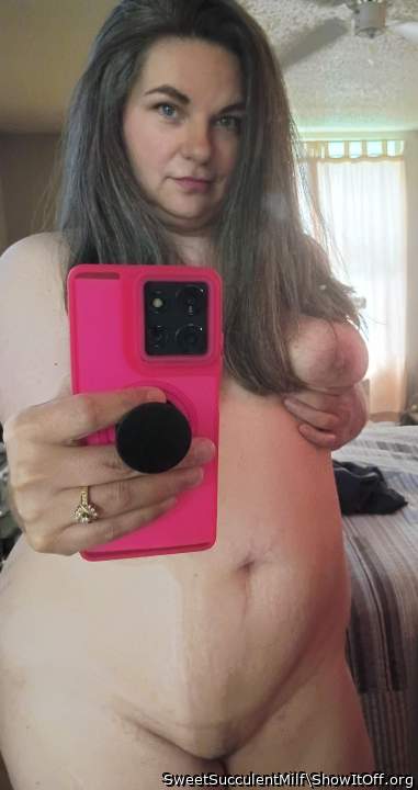 Adult image from SweetSucculentMilf