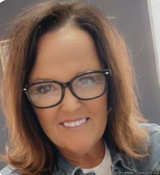 You look mighty sexy with those glasses on 🥰