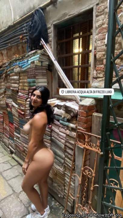 Laila naked in venice/italy