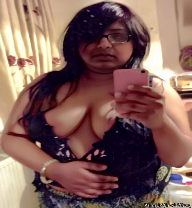 Indian Wife in UK kik noreenlondon3