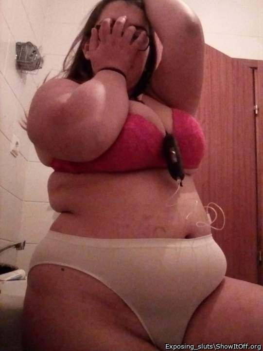 In�s front side sexy pic