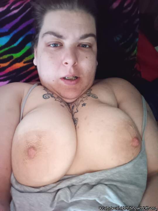 Mmmm &#128523; so sexy! I want to play with them and suck ur