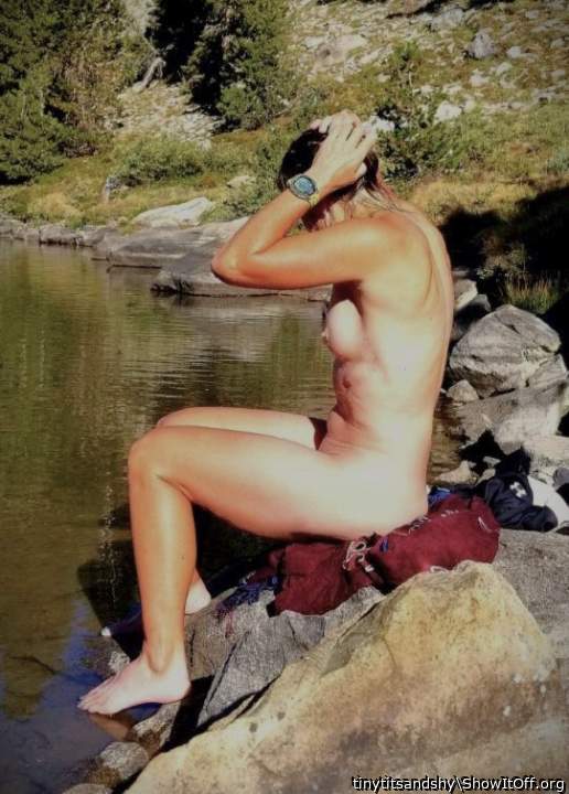 gorgeous & sexy body

awesome sexy tits & pert nipples 