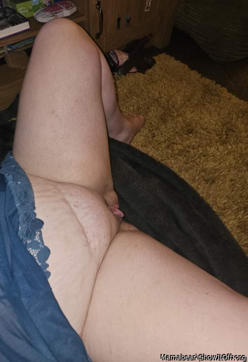 I love how you spread mamabear . Showing off your sweet puss