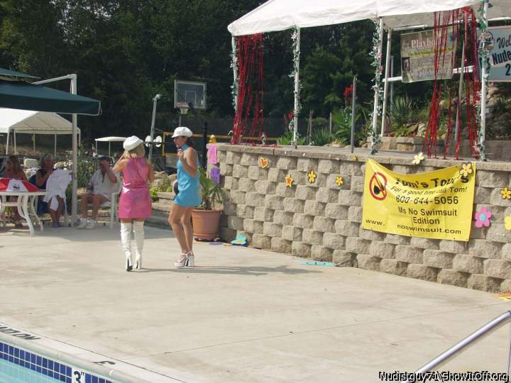 Photo of back from Nudistguy71