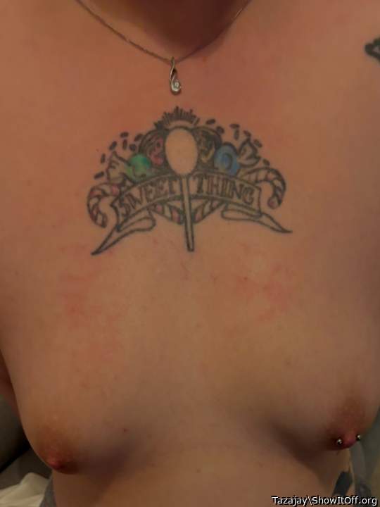 oh to feel those sexy tits and feel those nipples hardening 